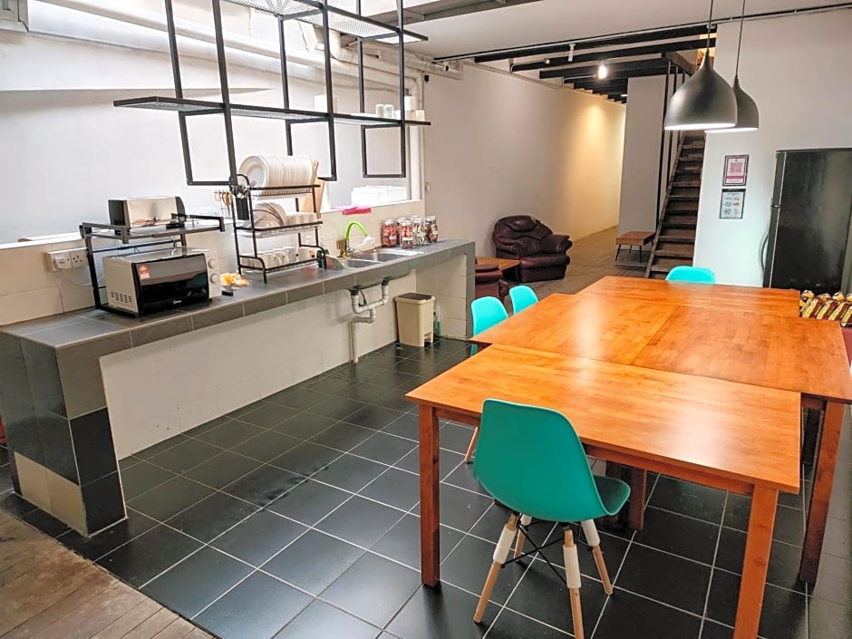 Upspot Kuching Waterfront Premium Hostel