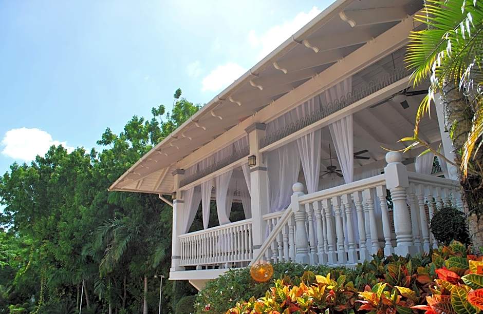 Platino Hotel & Casino