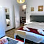 Rooms in San Domenico Maggiore 3