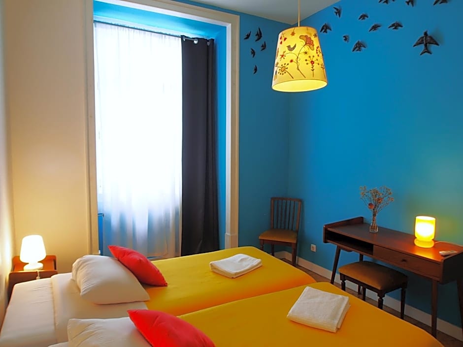 Living Lounge Hostel