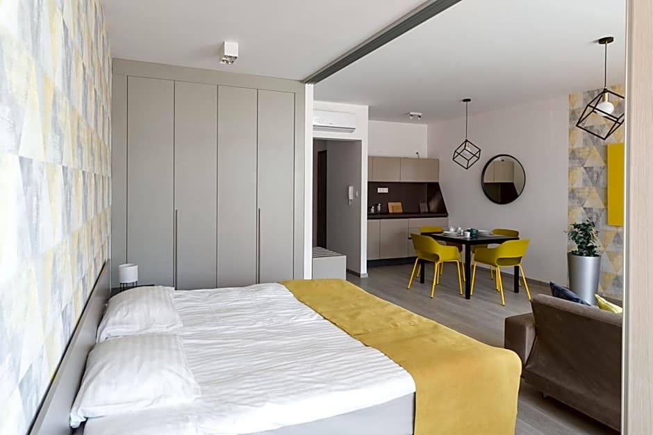 Parizs Garden Apartments