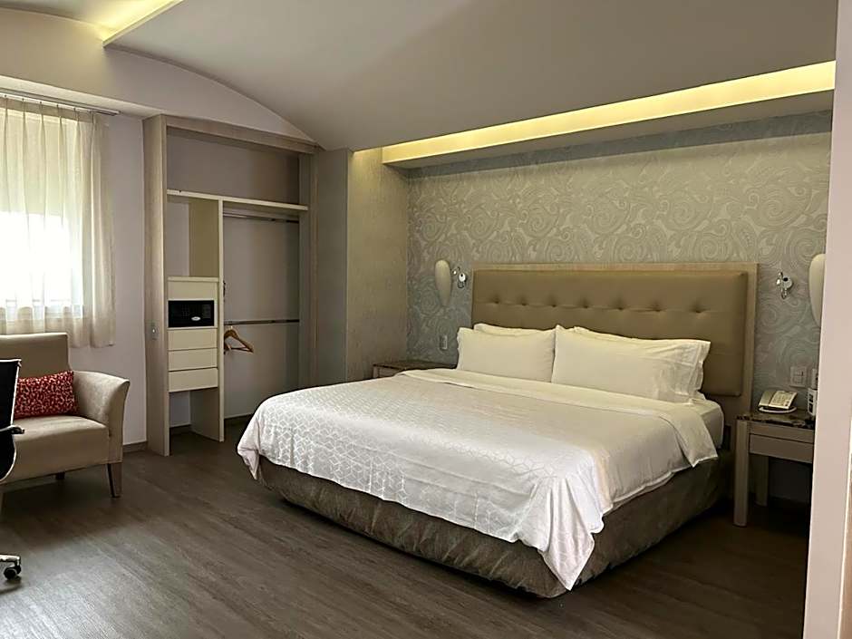 Holiday Inn Express Mexico - Toreo By IHG