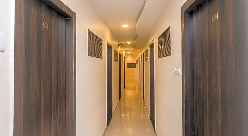 Super Hotel O Golden Nest Near Chhatrapati Shivaji International Airport