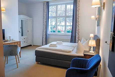 Double or Twin Room with Bathroom