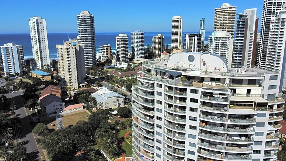 Meriton On Main Beach