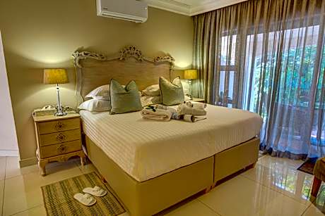 Deluxe Garden View Room with King Bed