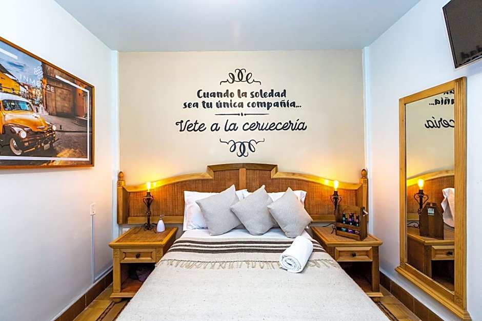 Mala Vecindad Beer Hotel