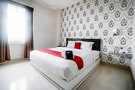 RedDoorz Plus near Universitas Negeri Makassar