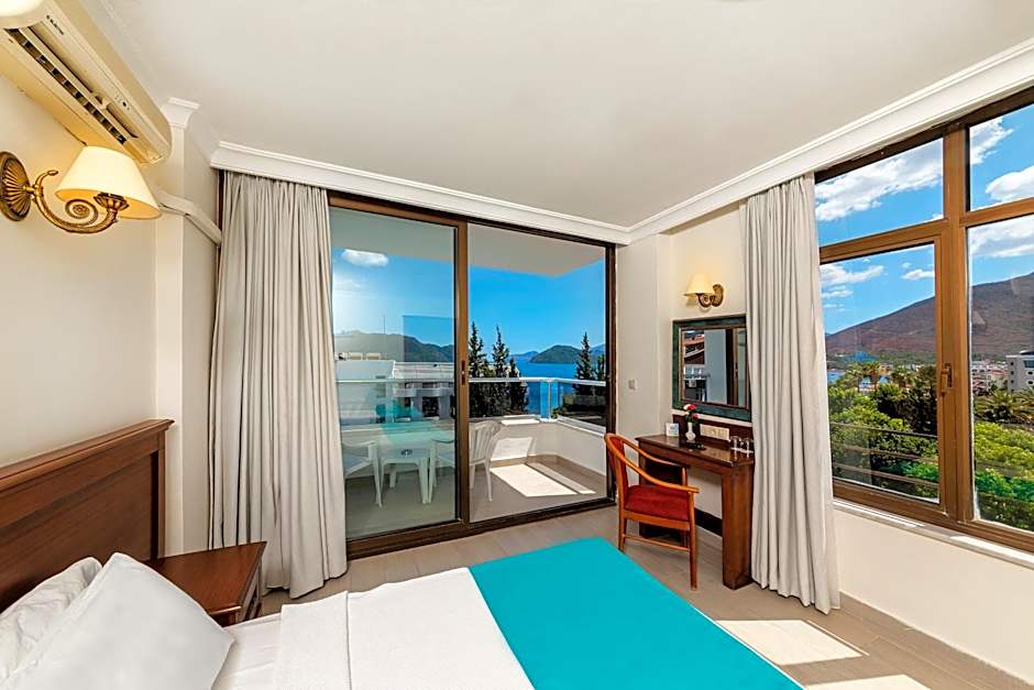 K Maris Hotel