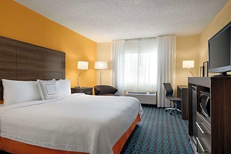 1 King Bed Non-Smoking