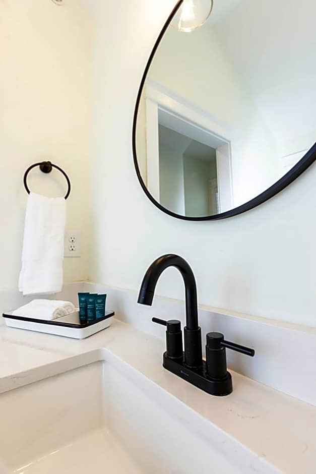 The Princess Anne 200 Inn at Old Beach