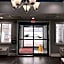 Days Inn & Suites by Wyndham Norton Shores/Muskegon