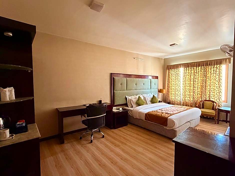 Hotel Spic N Span