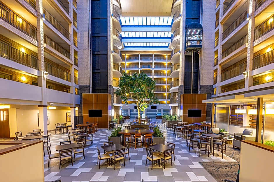 Embassy Suites by Hilton Bloomington / Minneapolis