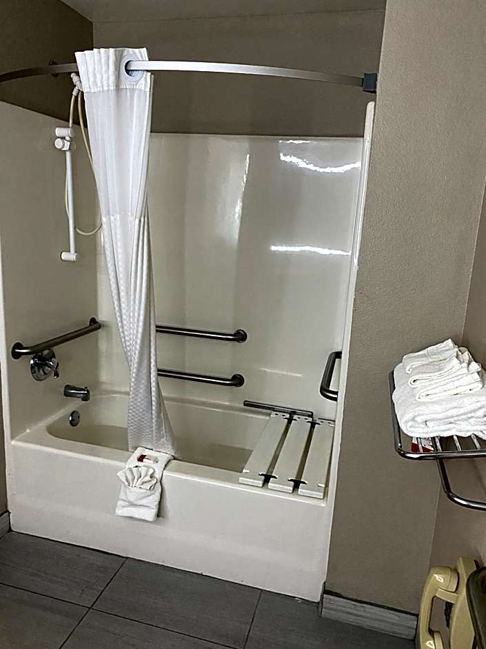 Super 8 by Wyndham Lynchburg VA