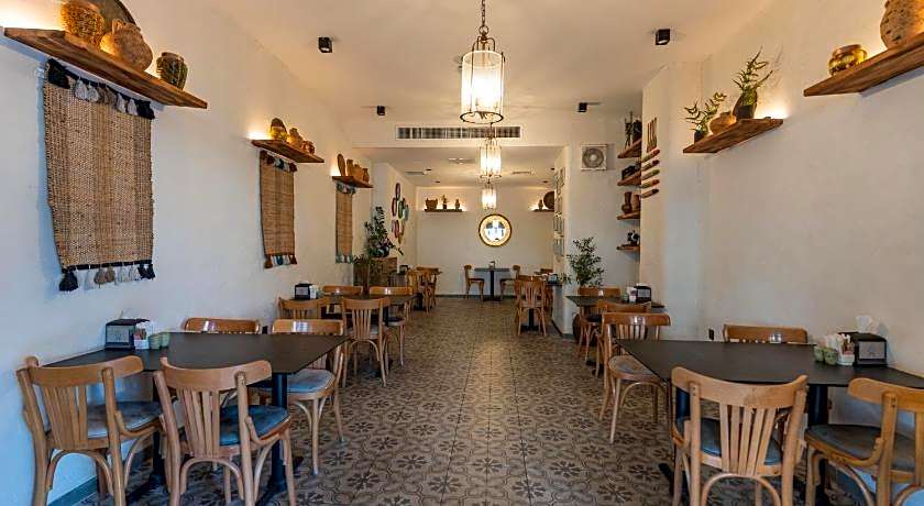 Lacosta Hotel
