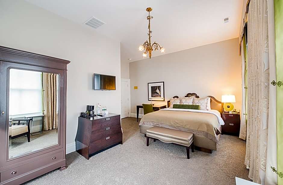 Morrison Clark Historic Inn