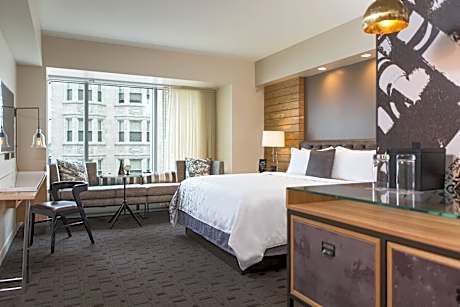 Executive King Room with Lounge Access