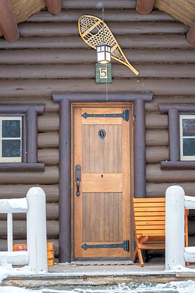 Storm Mountain Lodge & Cabins