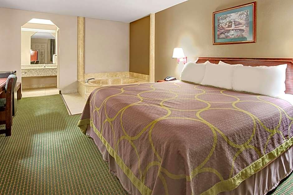 Super 8 by Wyndham Richardson Dallas