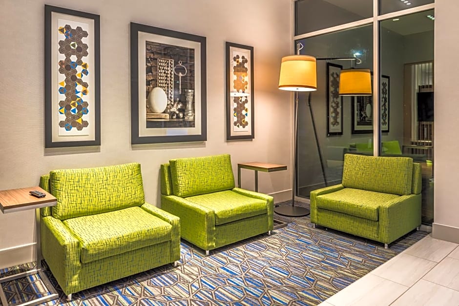 Holiday Inn Express & Suites Farmville By IHG