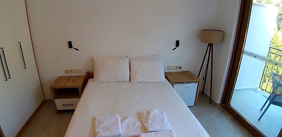 Lindos Pension