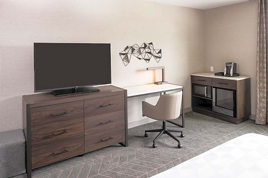 Holiday Inn Boston Logan Airport - Chelsea By IHG