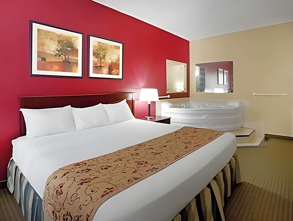 Ramada by Wyndham Bettendorf