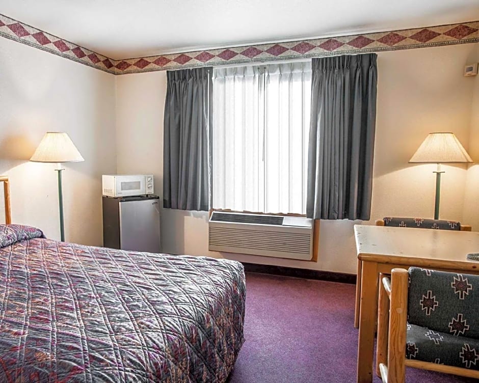 Rodeway Inn & Suites Spokane East