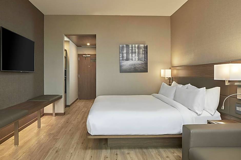 AC Hotel by Marriott Atlanta Airport Gateway