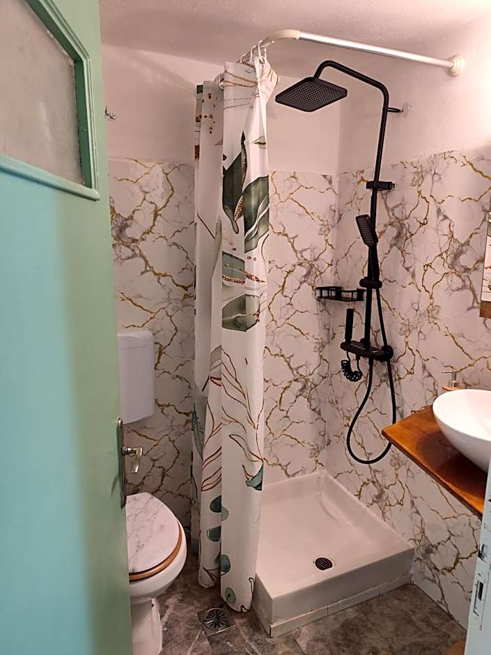 Asmanis Rooms