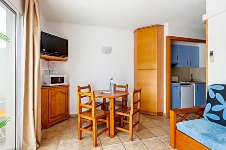 ONE BEDROOM APARTMENT.