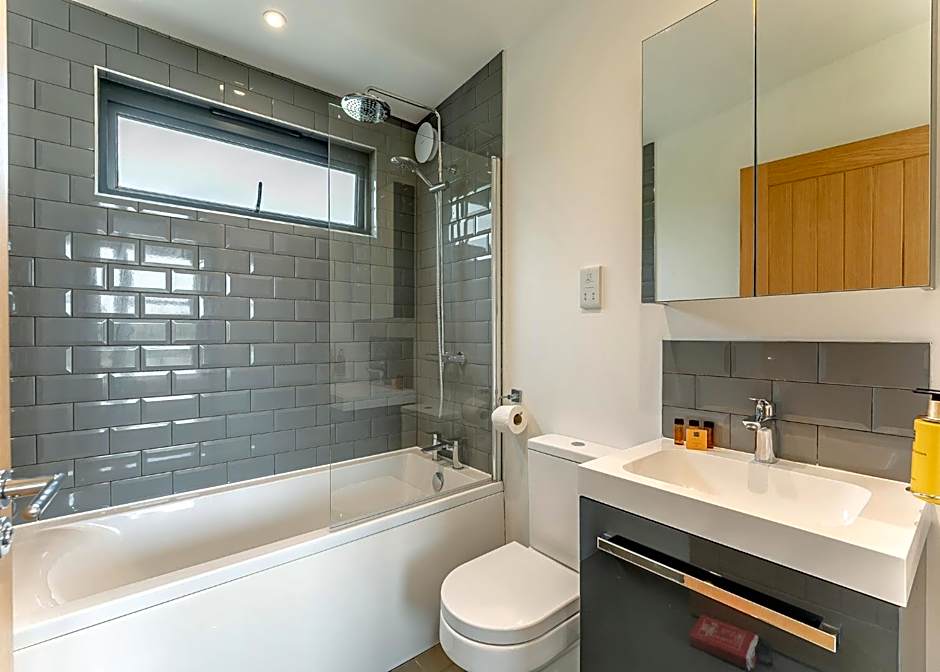 Swanborough Lakes Luxury Lodges