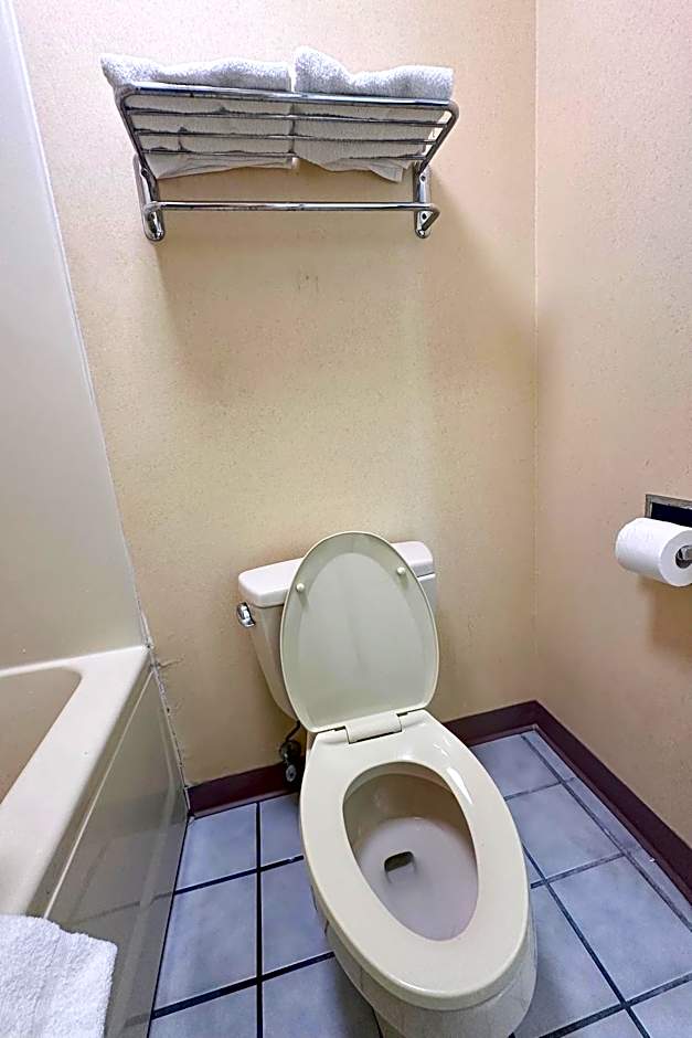 Bonita Lakes Inn by Capital O Meridian I20