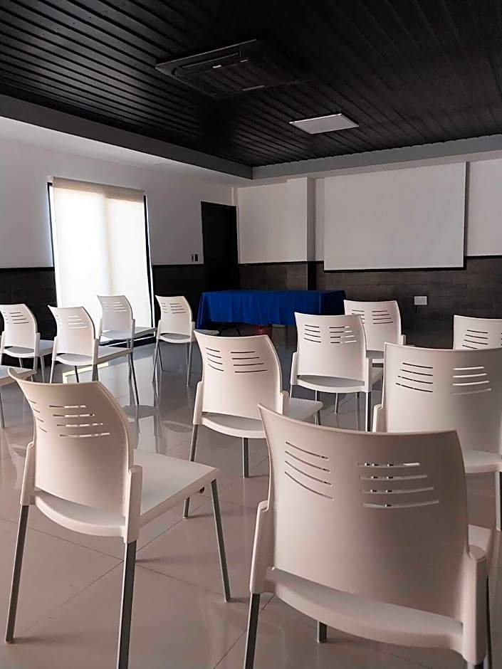 Beverly Hills: Hotel & Business