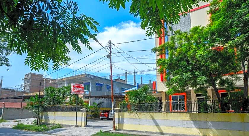 RedDoorz near Millenium Waterpark Palu