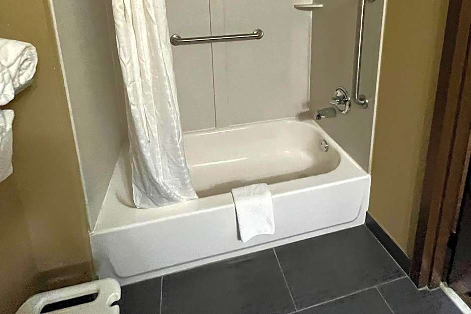 Quality Suites Graham - Burlington South