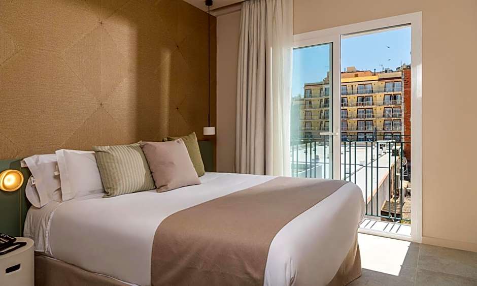 Aqua Hotel Bertran Park