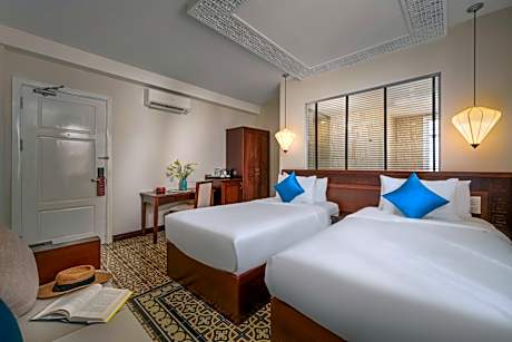 Deluxe City View Room Twin