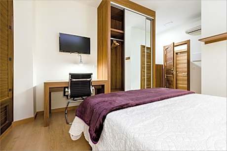 Single Room with Private Bathroom