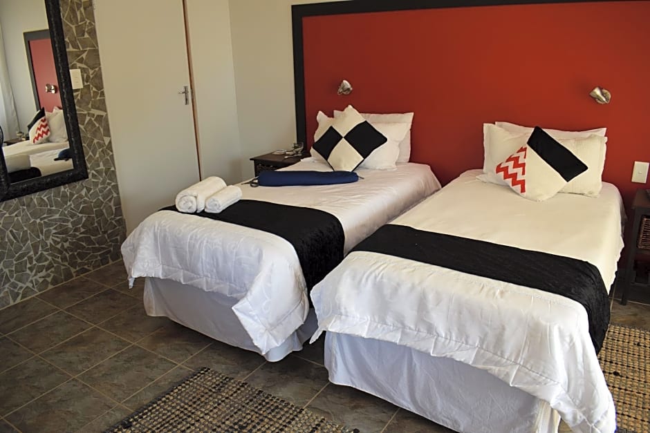 Oppi Hoek Guest House