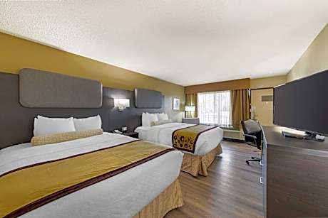 Queen Room with Two Queen Beds - Non Smoking