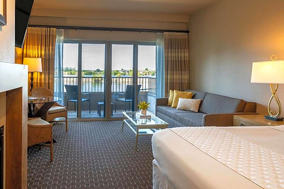 The Lodge at Columbia Point