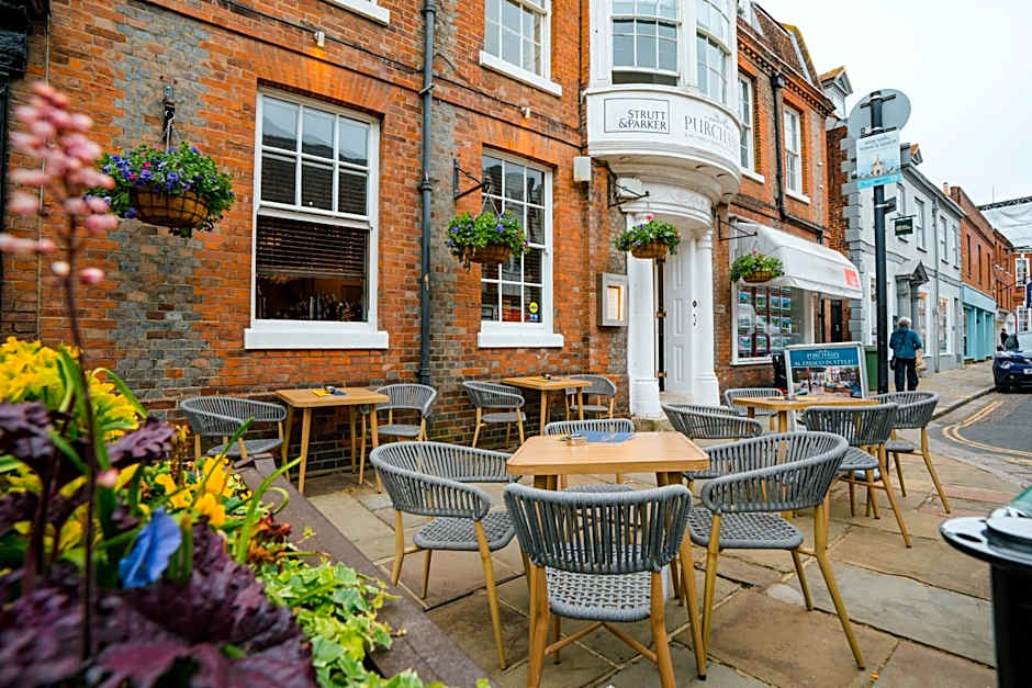 Purchases Restaurant & Accommodation