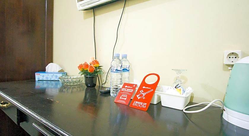 RedDoorz Plus near Pelabuhan Bitung