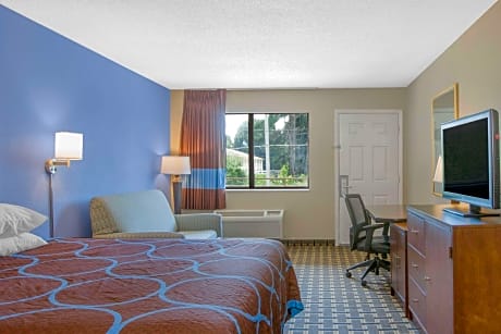 1 King Bed Non-Smoking