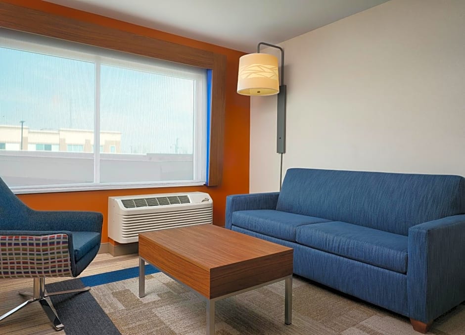 Holiday Inn Express and Suites Lockport By IHG
