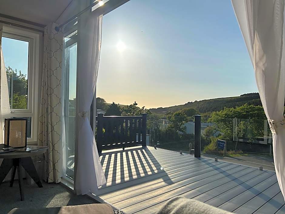 Mawgan Pads Lazy Days Lodge