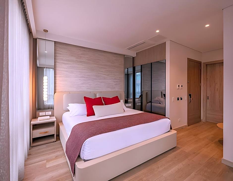 Photo 1 of 4 of Junior 1 King Bed Suite