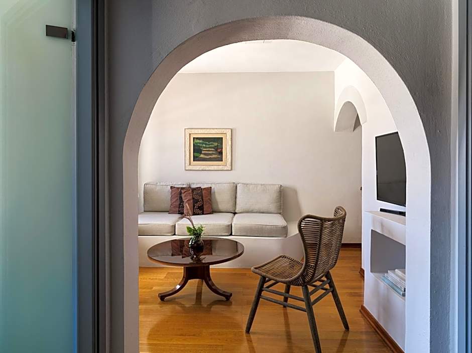 Petra Hotel & Suites